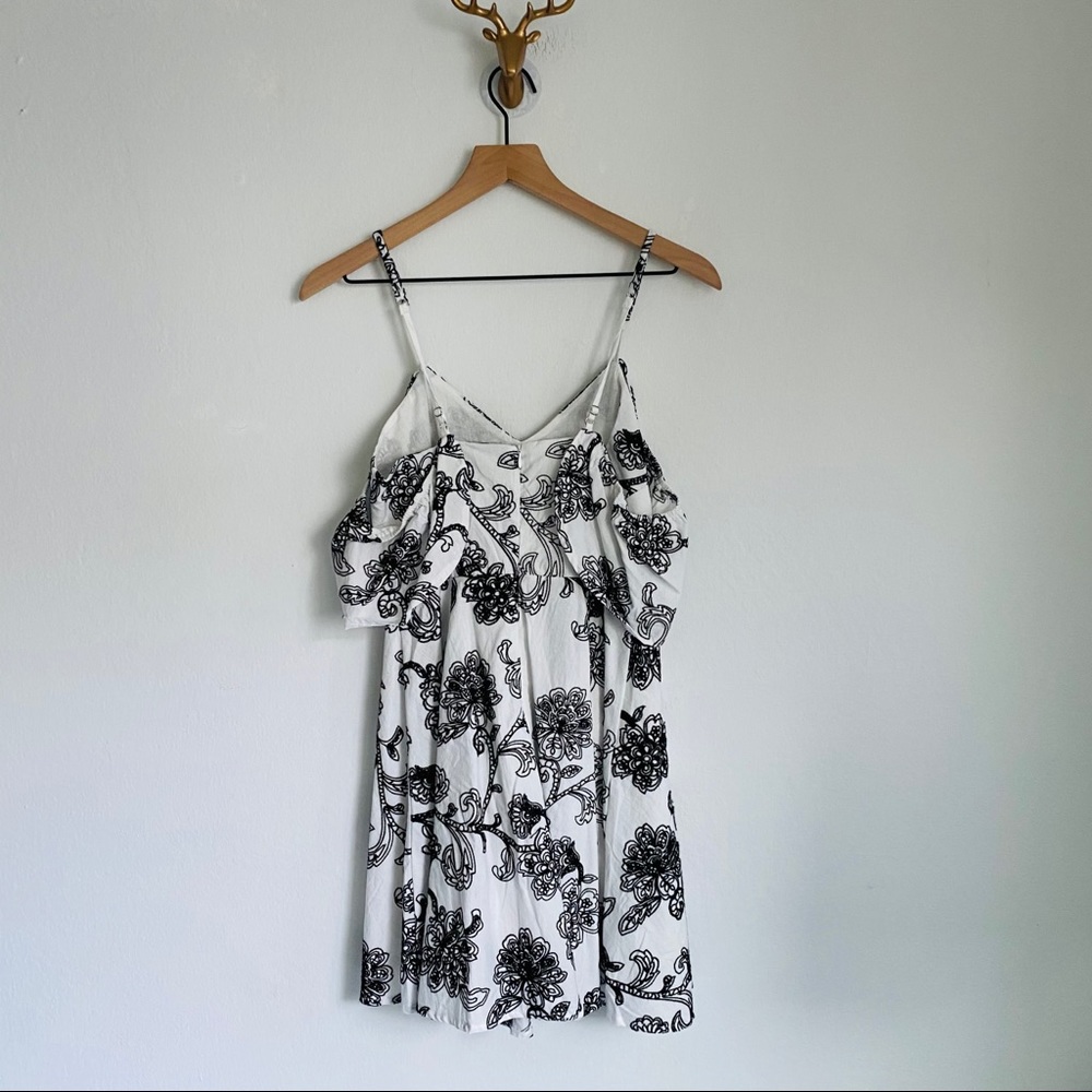 Do+Be Cold Shoulder Dress Size Small - Picture 2 of 5